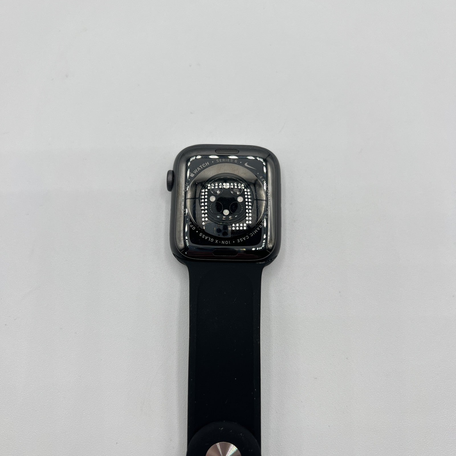 Apple Watch Series 6 44mm Space Gray Aluminum Case with Sport Band - Excellent - Techtree
