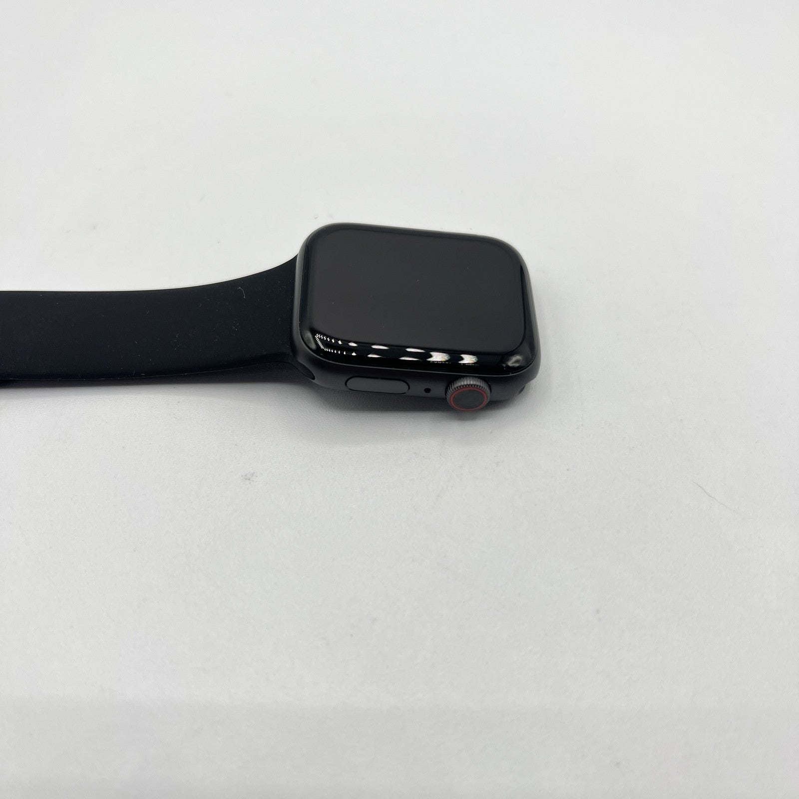 Apple Watch Series 6 44mm Space Gray Aluminum Case with Sport Band - Excellent - Techtree 