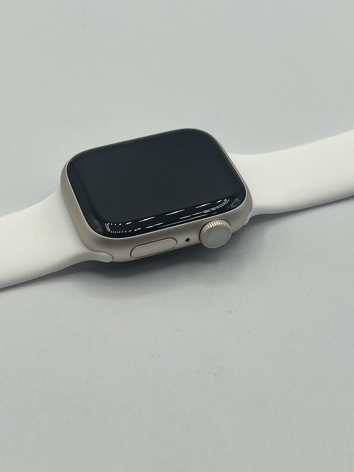 Apple Watch Series 8 41mm Starlight Case with Sport band - Excellent - Techtree 