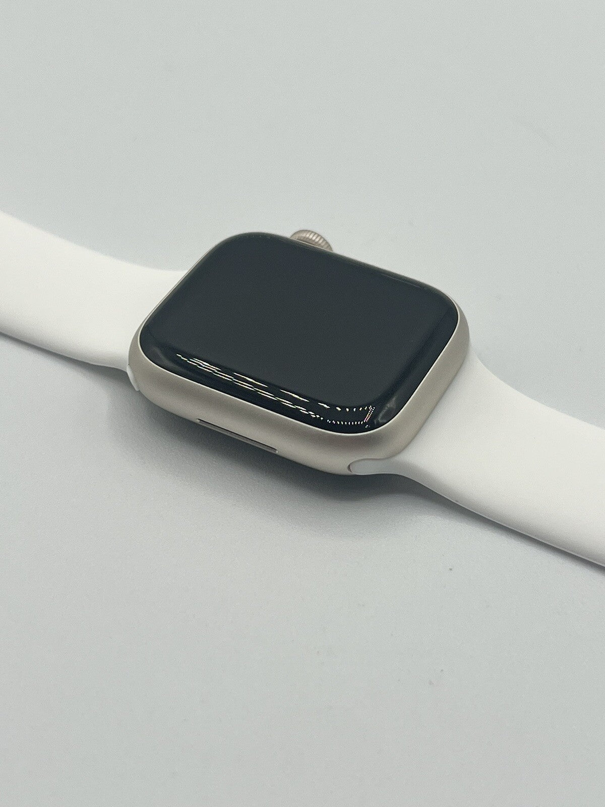 Apple Watch Series 8 41mm Starlight Case with Sport band - Excellent - Techtree 